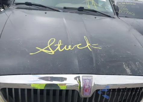 1999 Lincoln Navigator из США, поврежденный, VIN 5LMPU28L6XLJ01459